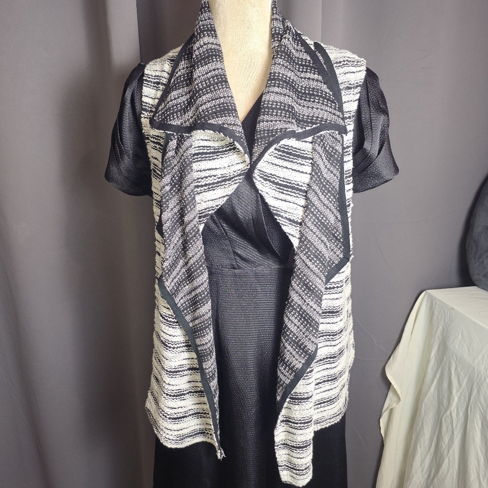 Dolan Made USA Textured Open Front Vest Women Medium Black Ivory